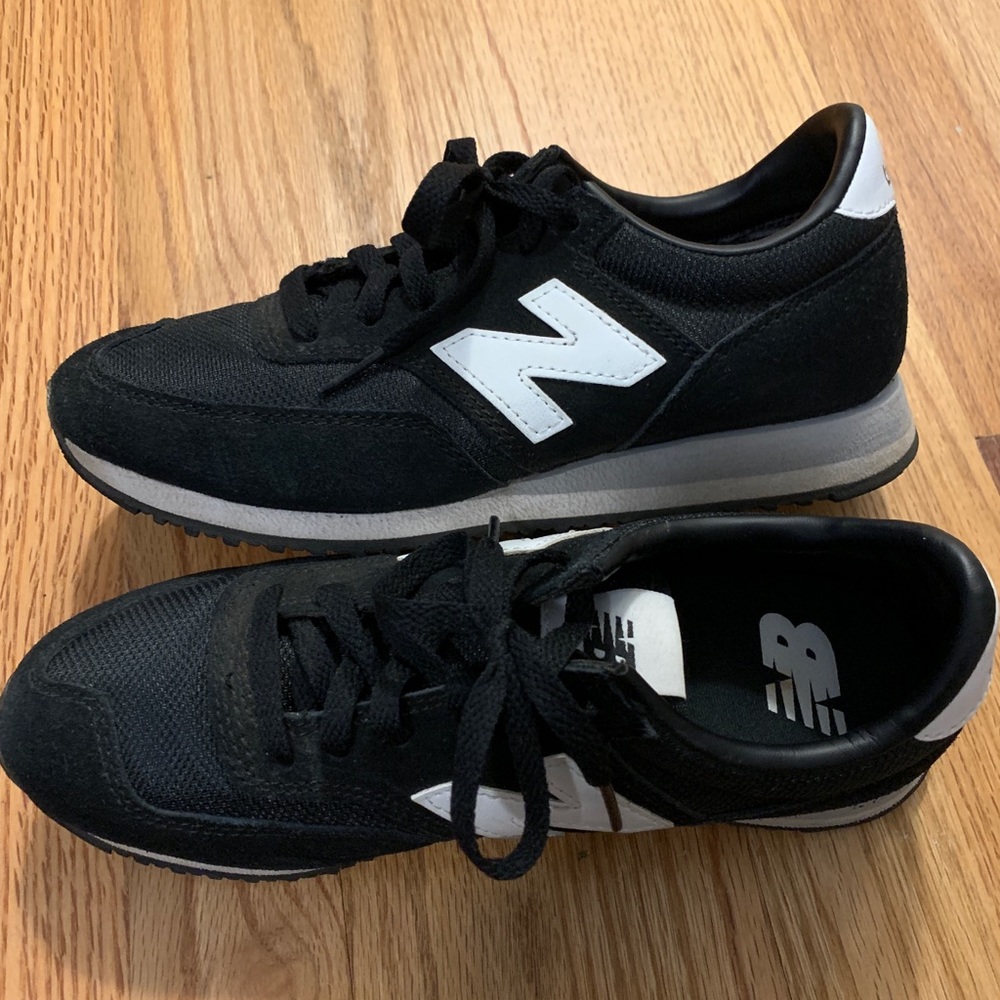 New Balance 620 Black Sneakers